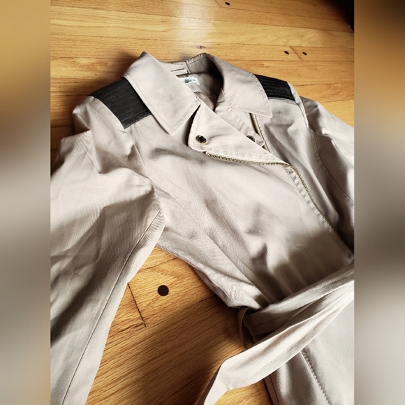 NWOT- Tan Sherlock Trench Coat- Via Spiga- small - Picture 3 of 9